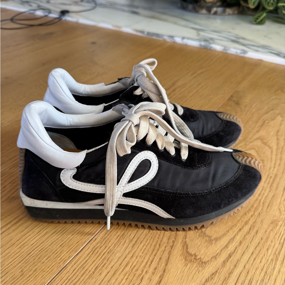Loewe sneakers, worn only a few times, size 39, as pictured, like new